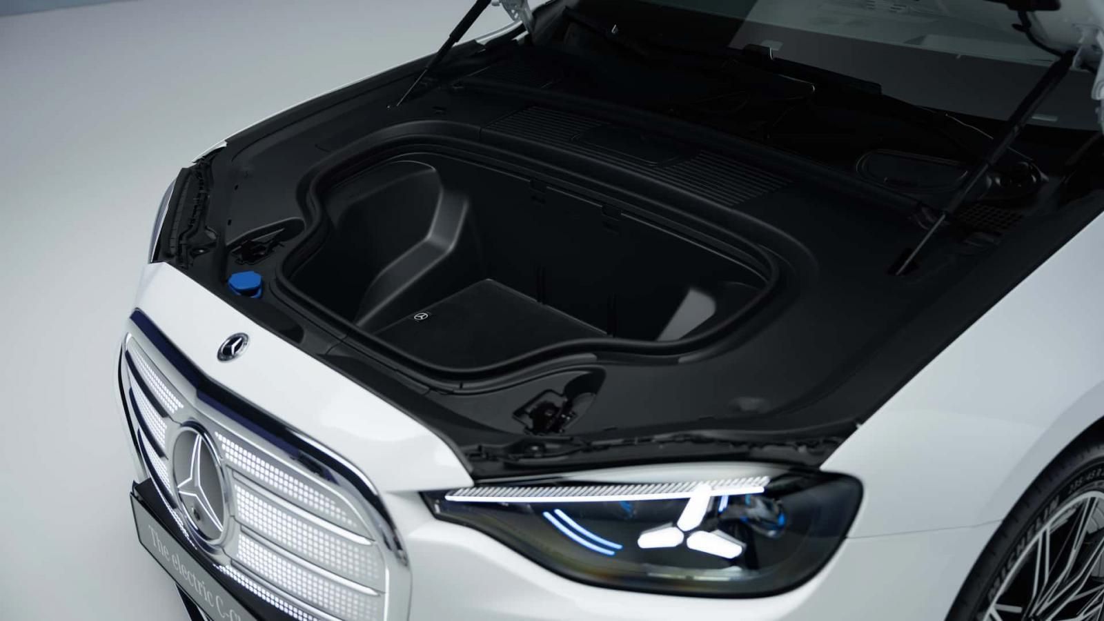 Νέα ηλεκτρική Mercedes C-Class: Με 490 άλογα και 762 χλμ. αυτονομία